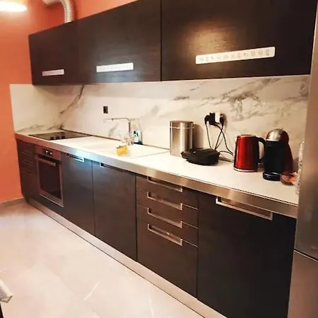 Casa Vasileiadis, Lux 90 τμ πλησίον κέντρου πάτρας *