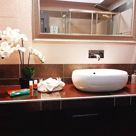 Casa Vasileiadis, Lux 90 τμ πλησίον κέντρου πάτρας Apartmán